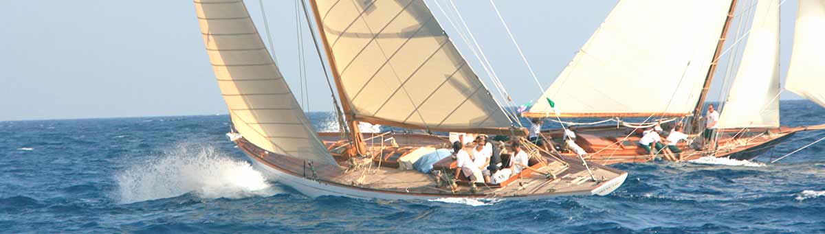 classic-vintage-yacht-charter-home